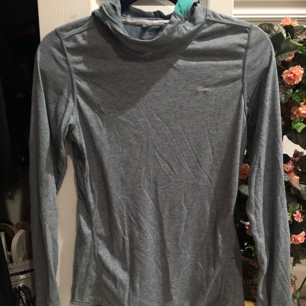 Nike dri -fit pullover